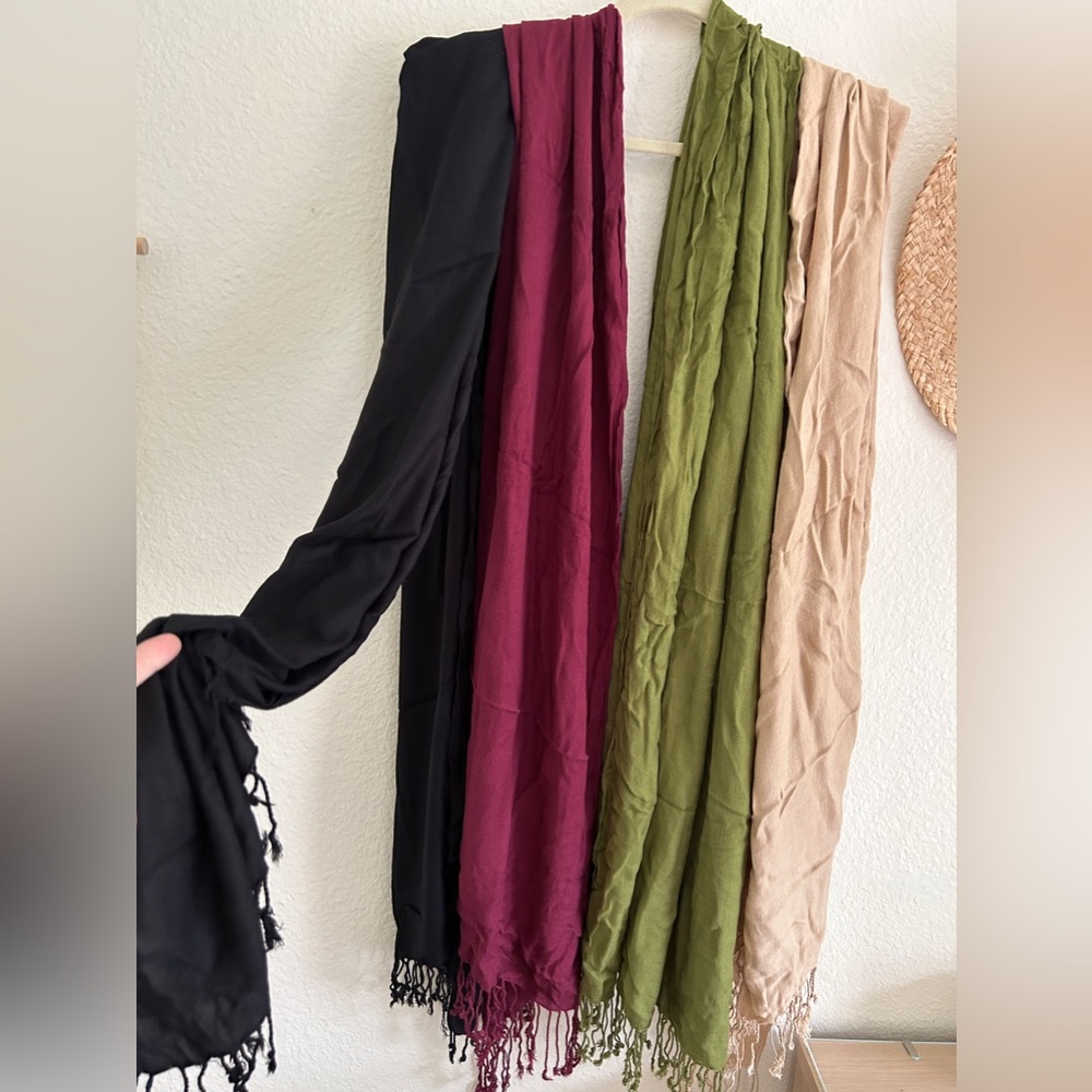 SCARVES - Picture 5 of 5